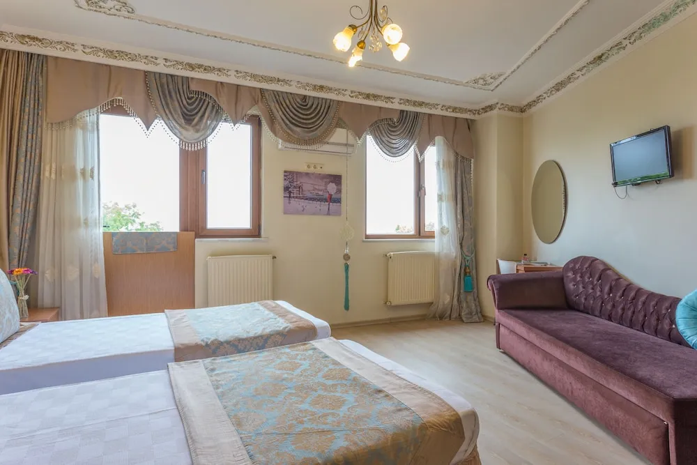 Family Room with Balcony and Sea View