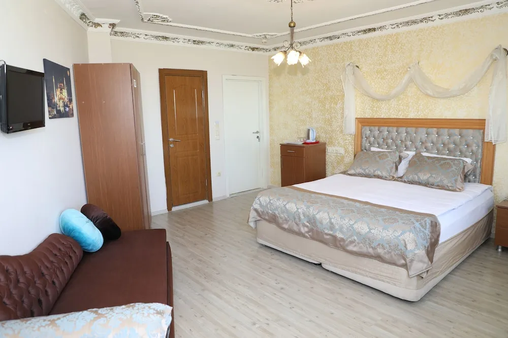 Family Room with Balcony and Sea View