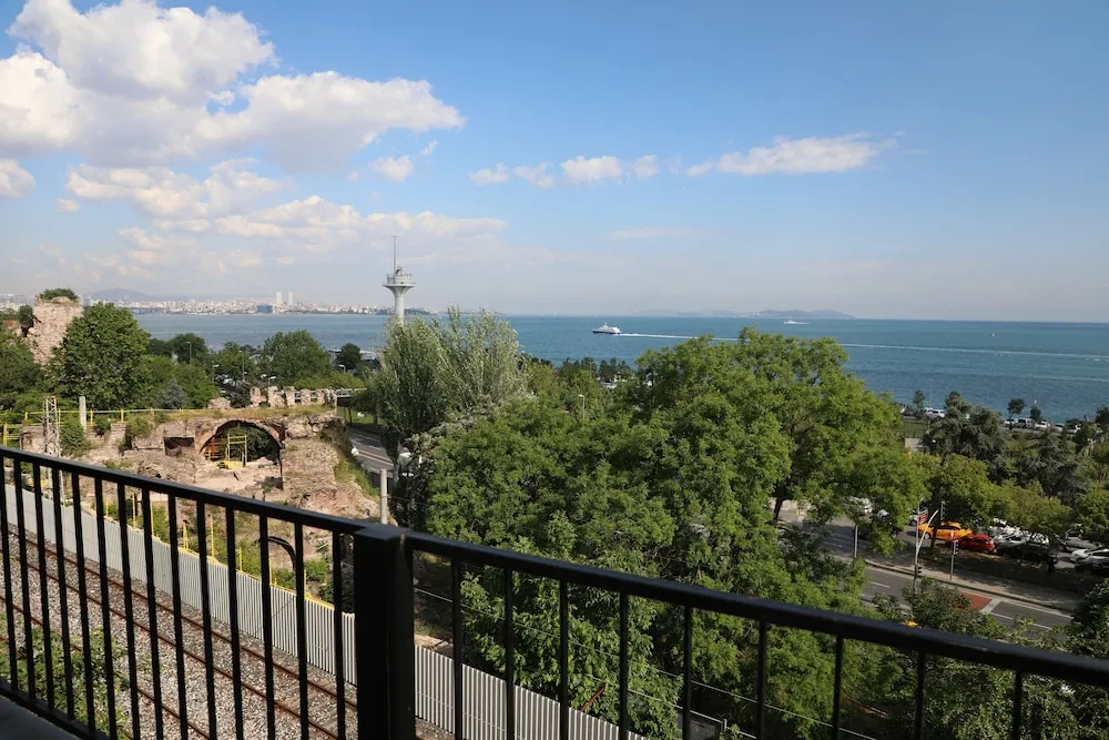 Family Room with Balcony and Sea View