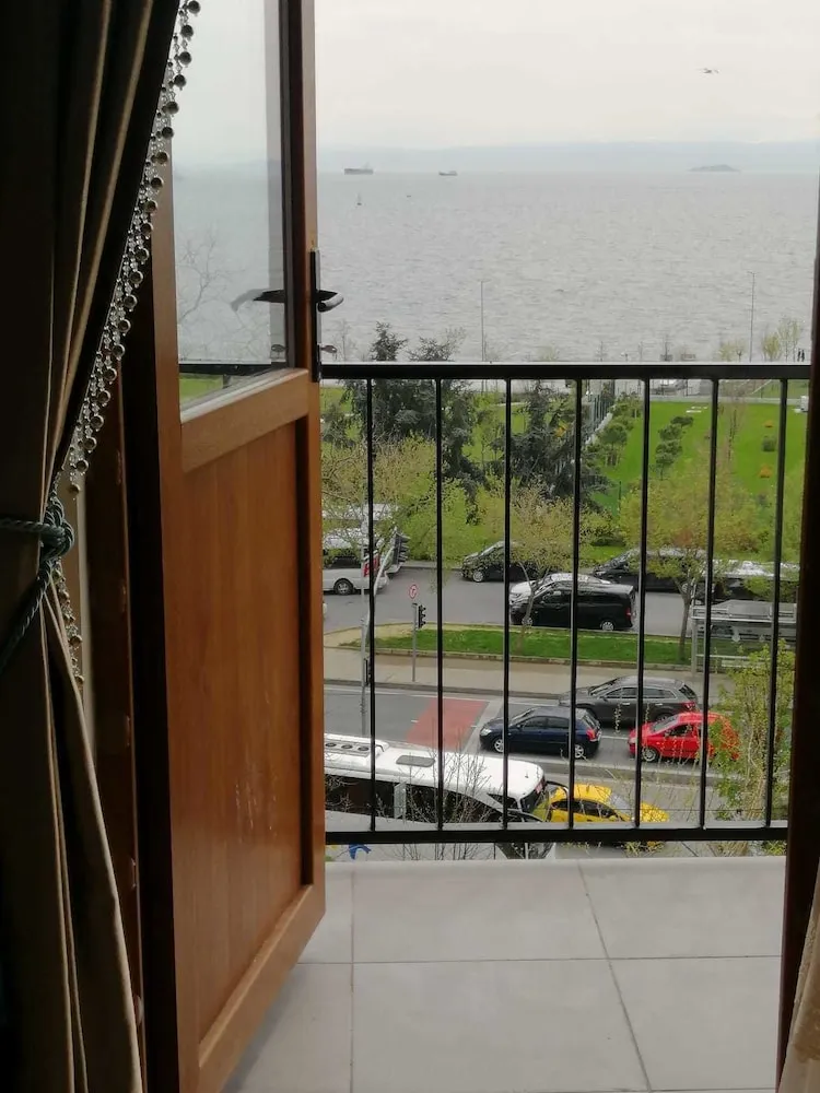 Family Room with Balcony and Sea View