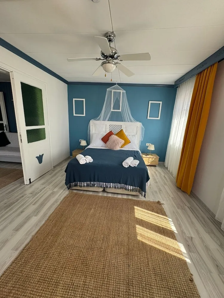 Apart Daire, Deniz Manzaralı