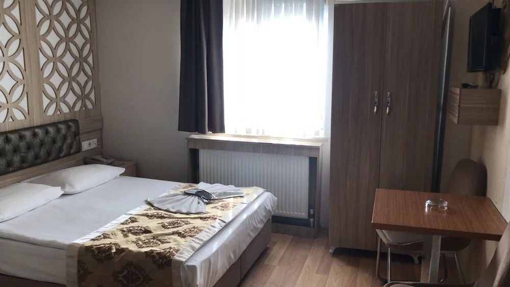 Tek Büyük veya İki Ayrı Yataklı Oda