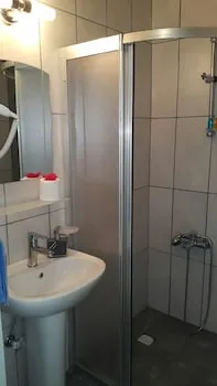 Yasmin Otel