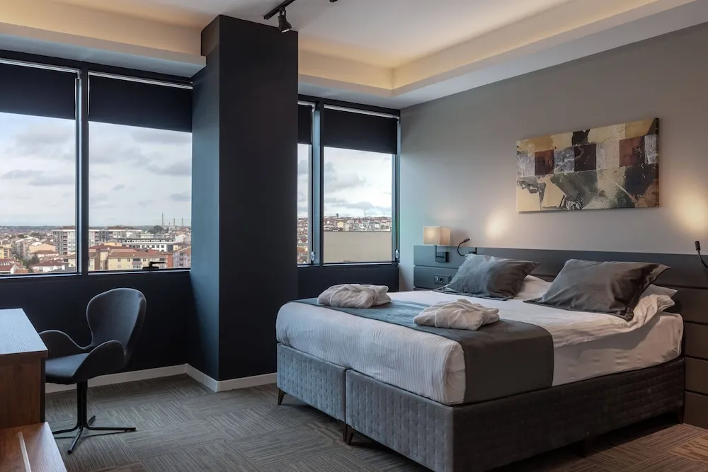 Deluxe Tek Büyük Yataklı Oda