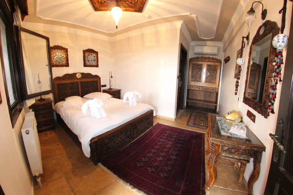 Tek Büyük Yataklı Oda