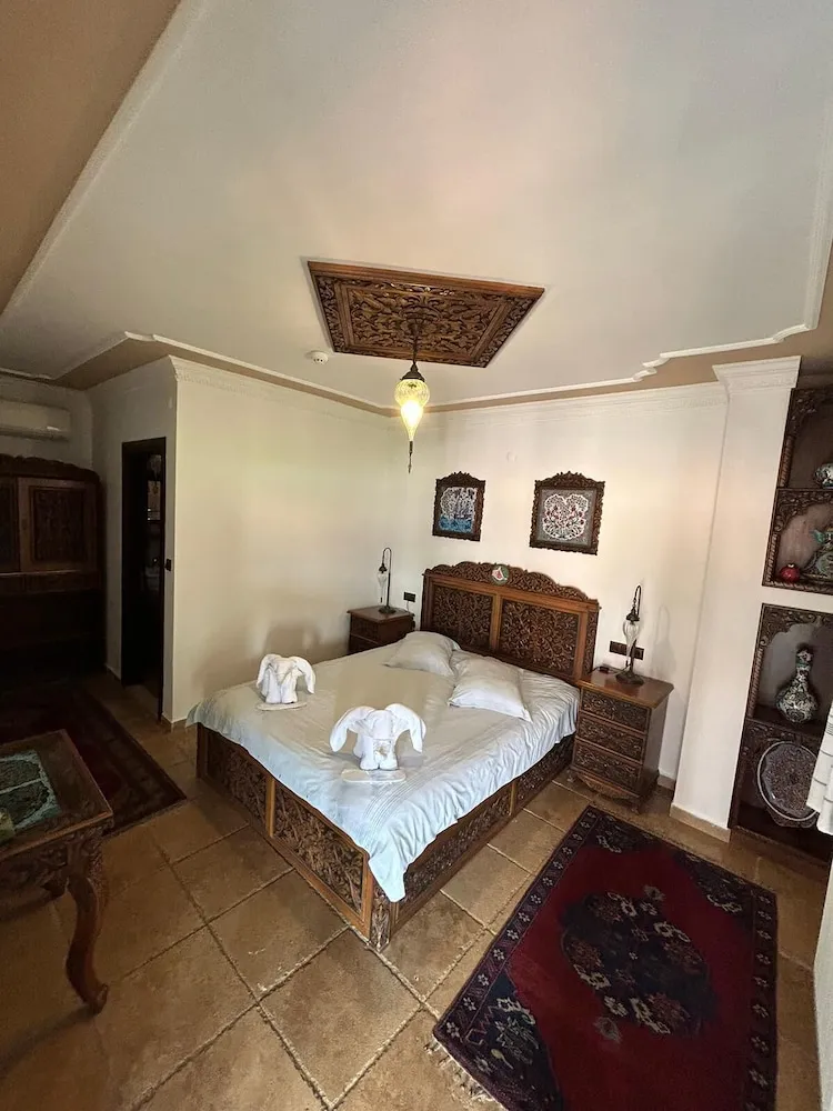 Tek Büyük Yataklı Oda