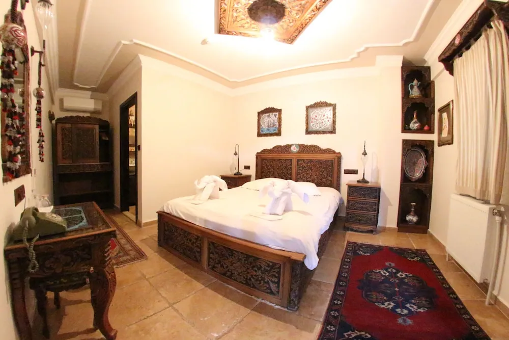 Tek Büyük Yataklı Oda