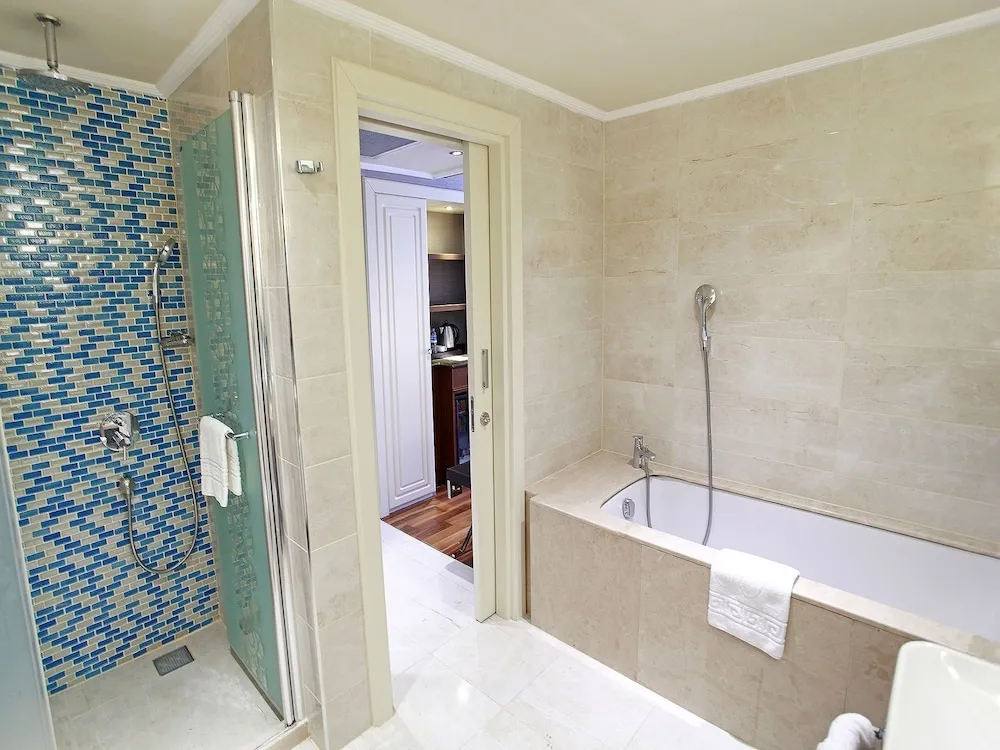 Deluxe Üç Kişilik Oda