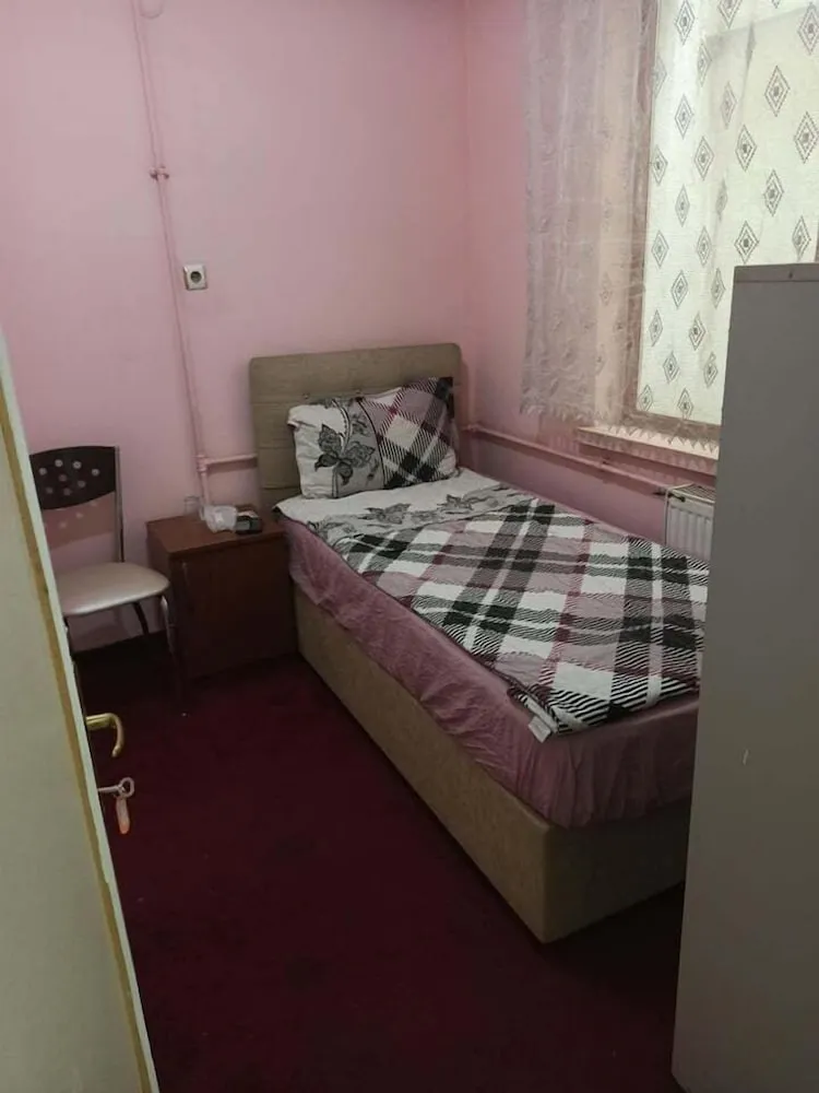 Economy Üç Kişilik Oda