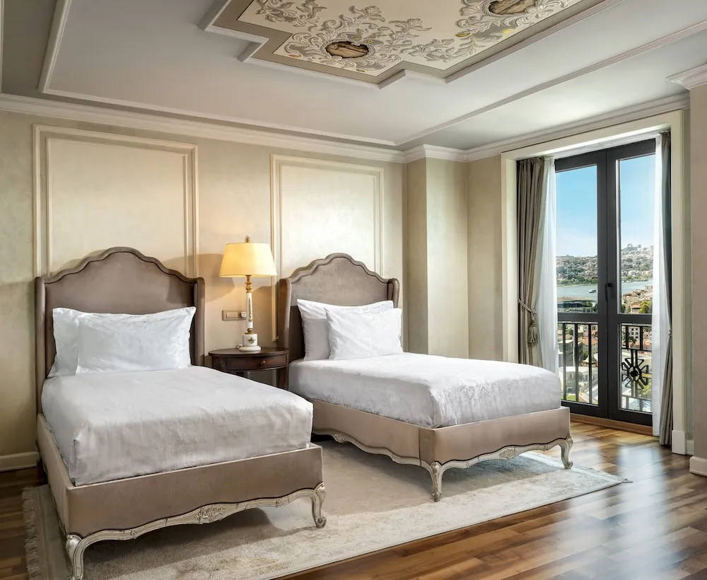 Premium Twin Room with Golden Horn View