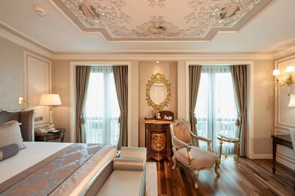 Junior Suite Pera View