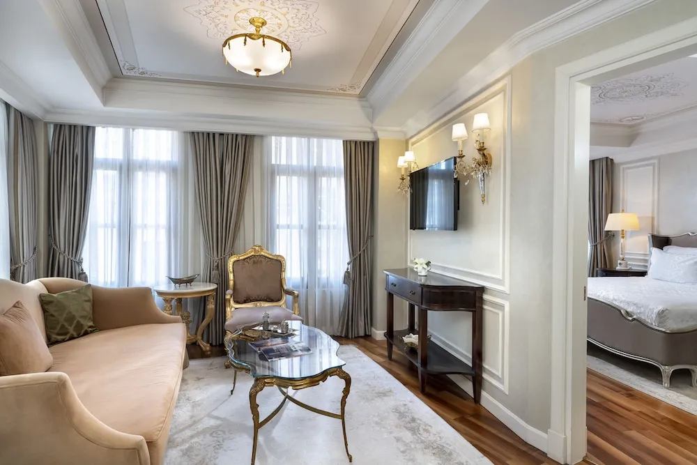 Junior Suite Pera View
