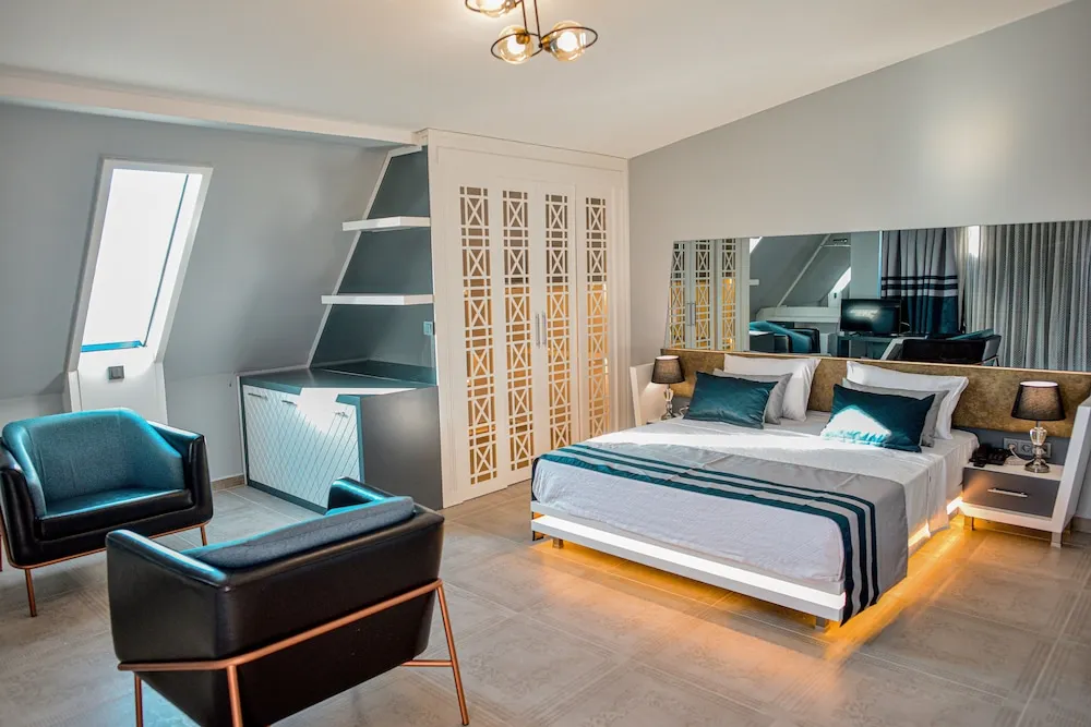 Deluxe Tek Büyük Yataklı Oda