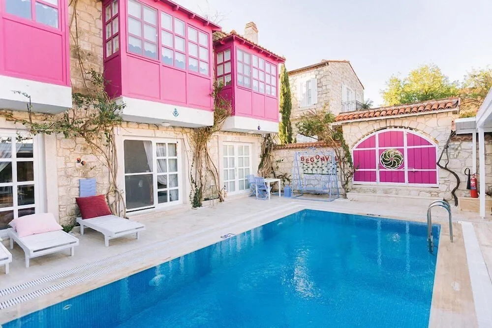 Begonvil Butik Otel by Aliki Alaçatı