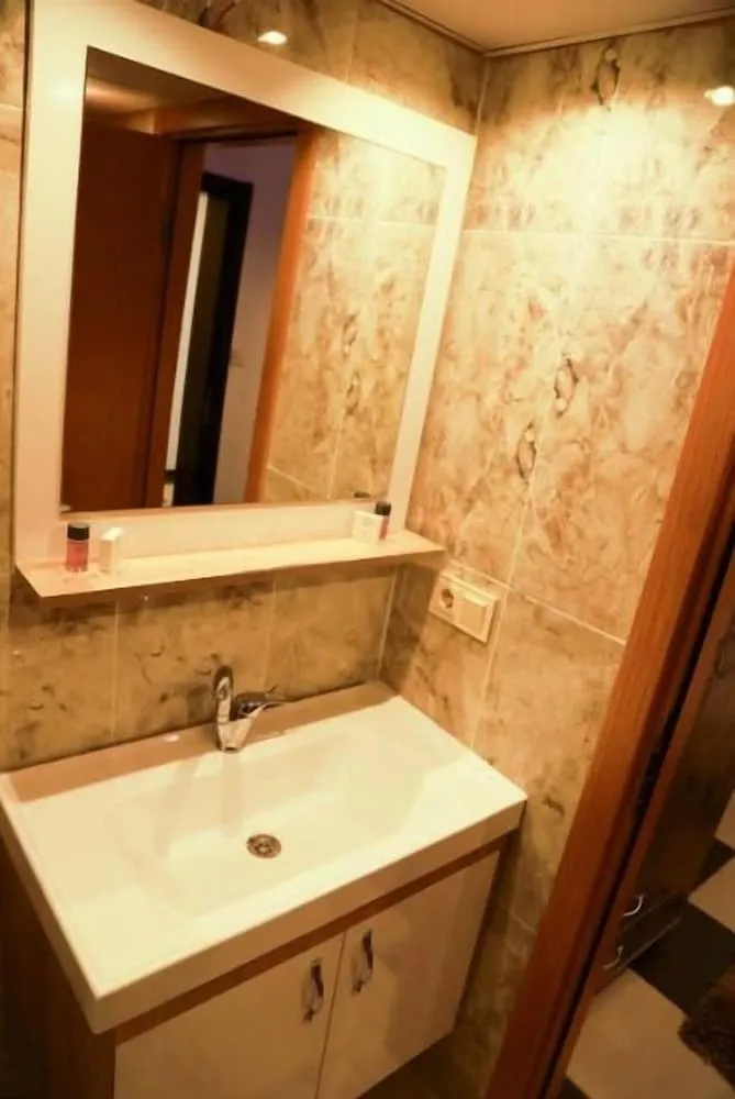 Apart Daire, 2 Yatak Odası, Bahçe Manzaralı