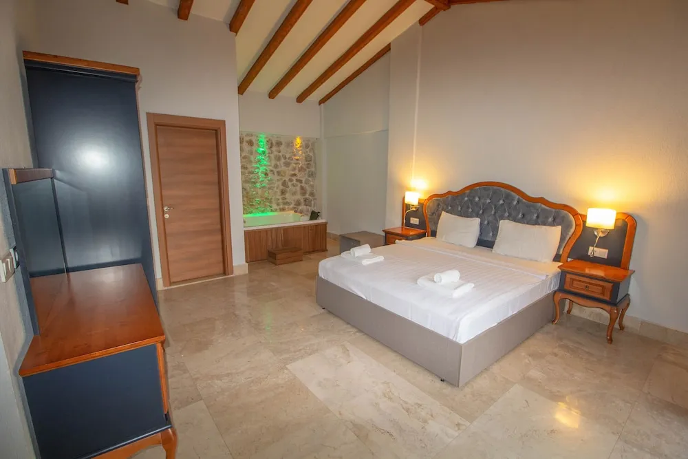 Tlos 4 Villa