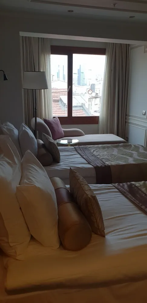 Standard Tek Büyük veya İki Ayrı Yataklı Oda