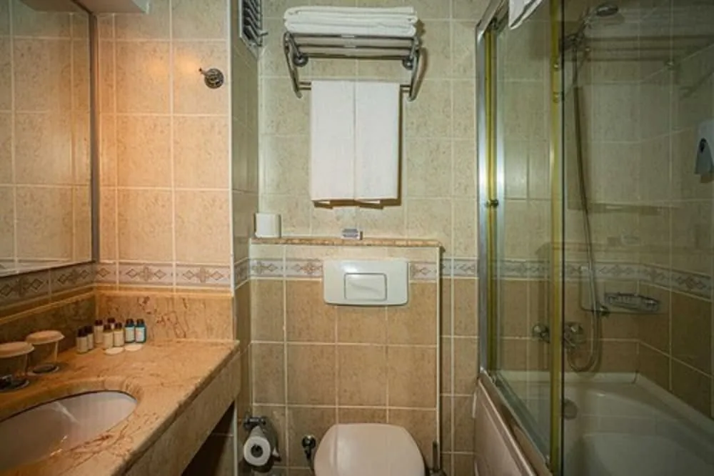 Standard Tek Büyük Yataklı Oda