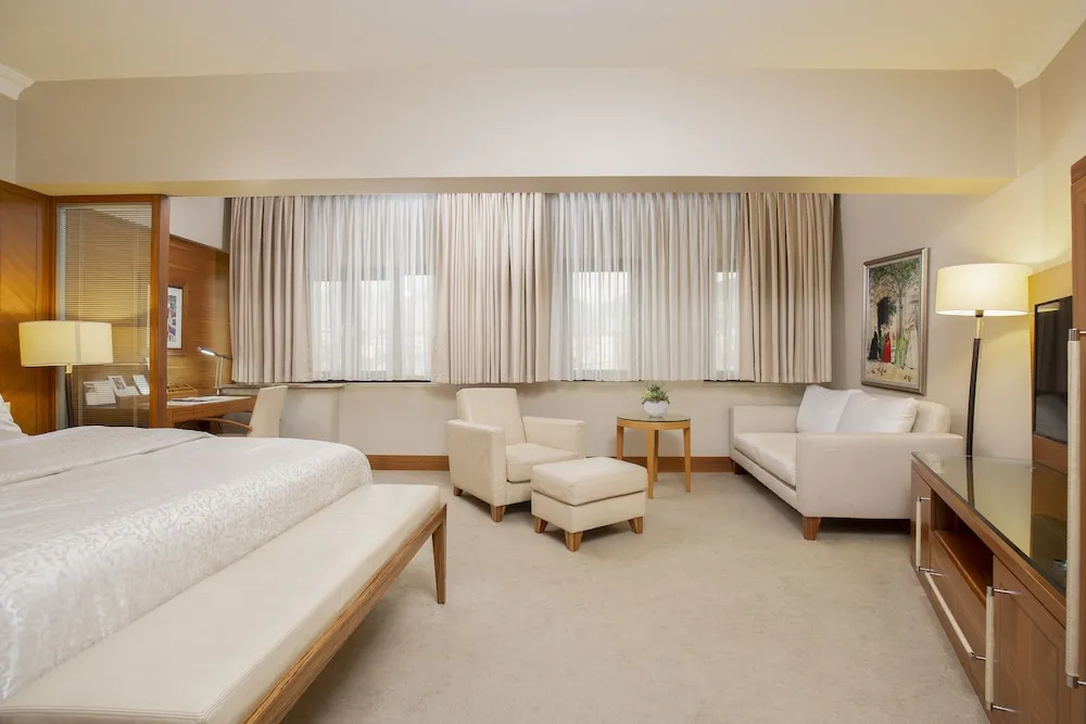 Superior Business Room