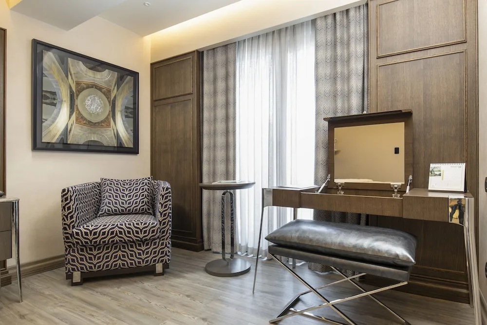 Superior Queen Room