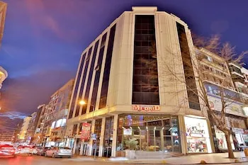 Grand Madrid Hotel