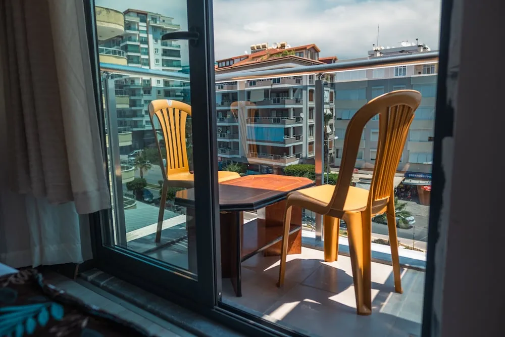 Standard Tek Büyük Yataklı Oda