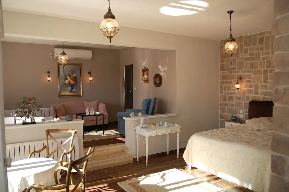 Safran Queen Suite