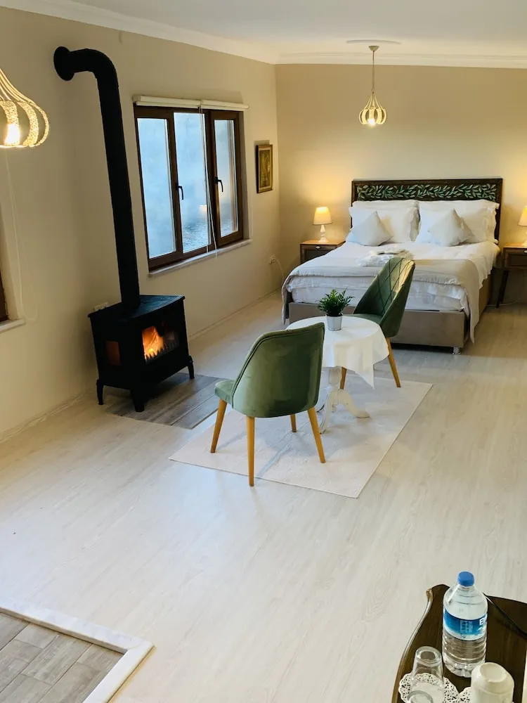 Zeytin Room