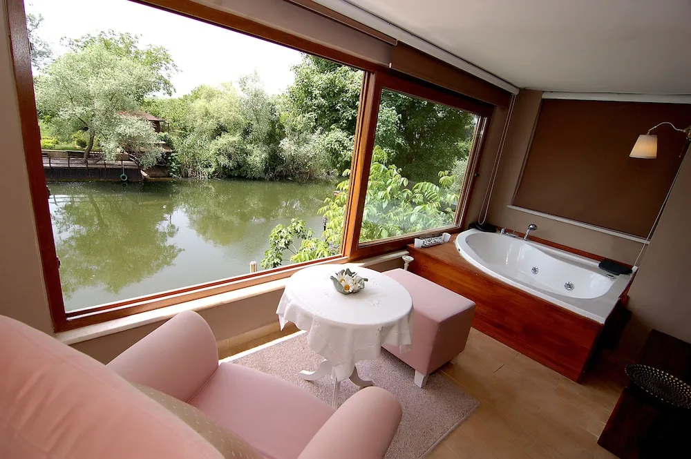 Hurma Deluxe Suite