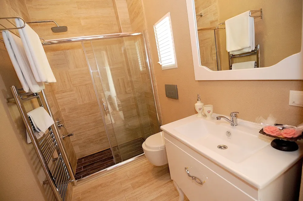 Gul Queen Suite