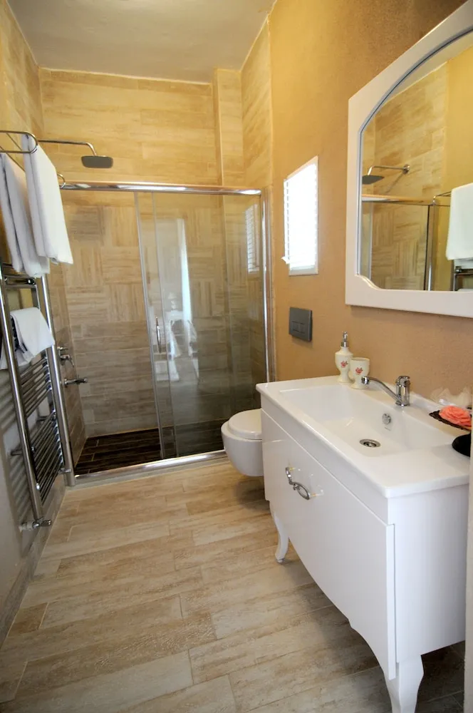 Gul Queen Suite