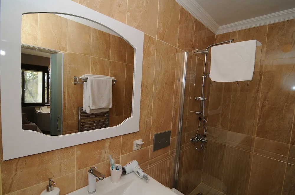 Gul Queen Suite