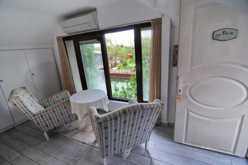 Defne Room