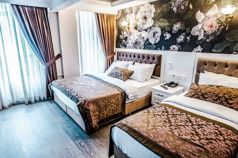 Deluxe Dört Kişilik Oda