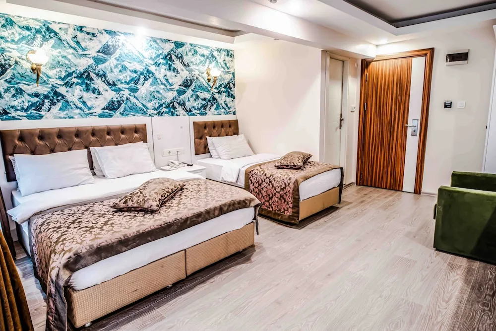 Deluxe Dört Kişilik Oda