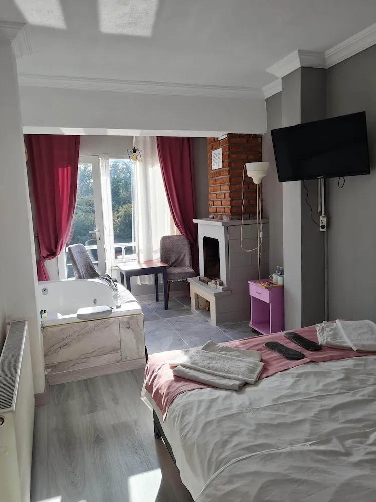 Deluxe Oda, Sıcak Su Küveti (Fireplace/Şömine)
