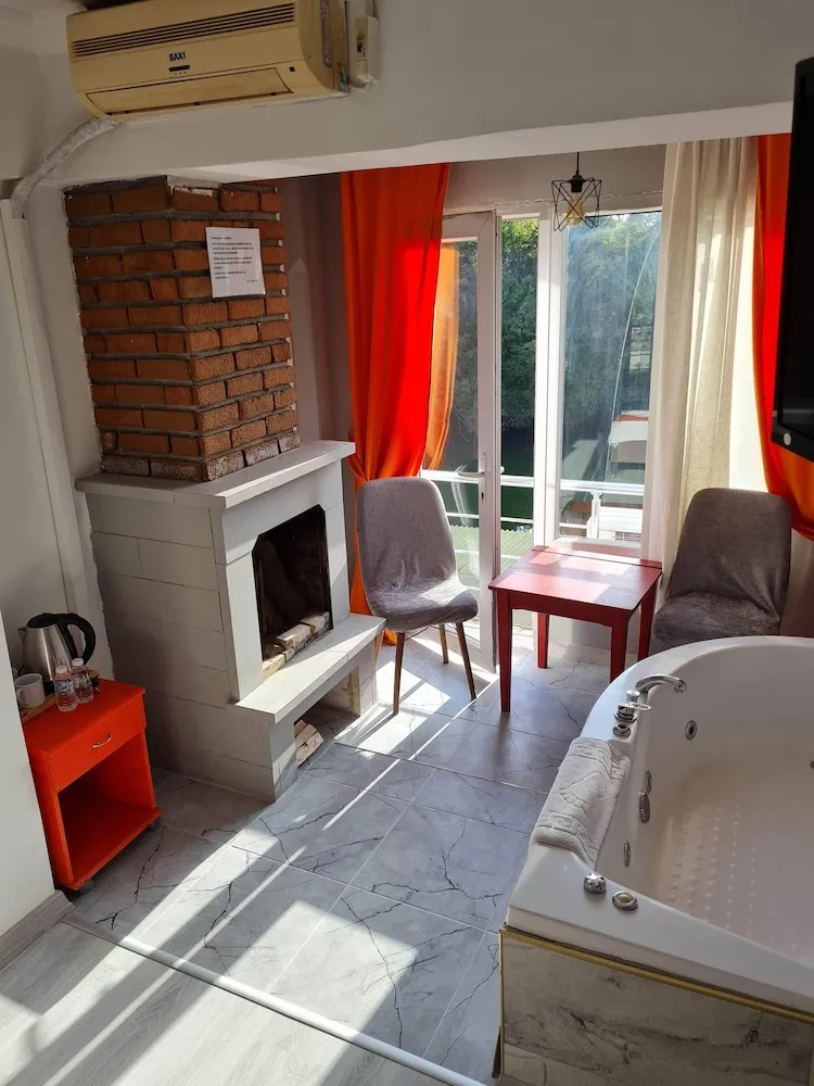 Deluxe Oda, Sıcak Su Küveti (Fireplace/Şömine)