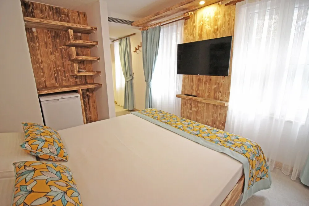 Deluxe Stüdyo Süit, Tepe Manzaralı