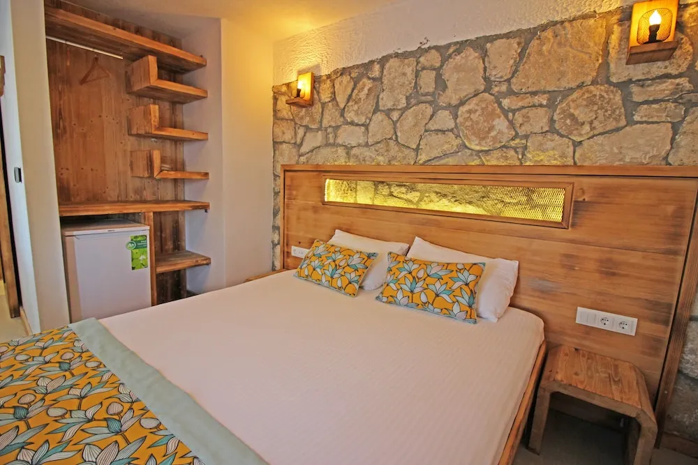 Deluxe Stüdyo Süit, Tepe Manzaralı