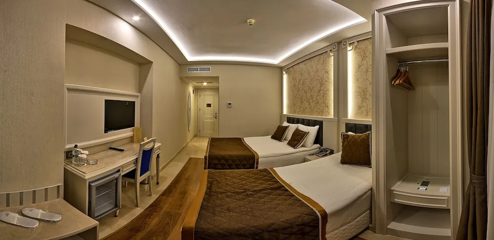 Deluxe Üç Kişilik Oda