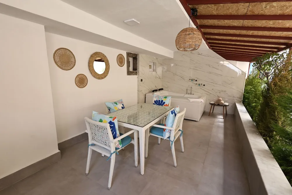 Luxury Daire, 1 Çift Kişilik Yatak ve Çekyat, Sıcak Su Küveti, Bahçe Manzaralı