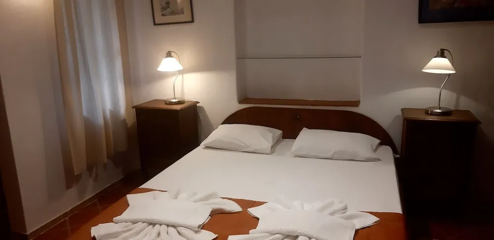 Standard Süit, Teras