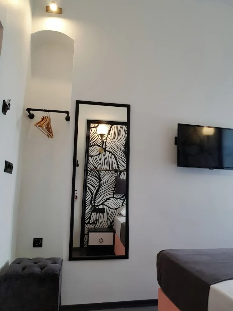 Design Tek Büyük veya İki Ayrı Yataklı Oda