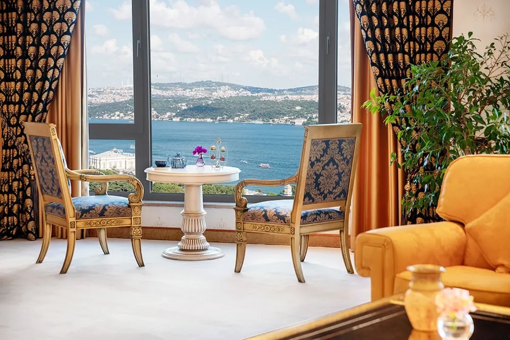 Grand Süit, 1 En Büyük (King) Boy Yatak, Sigara İçilebilir, Deniz Manzaralı (Grand)