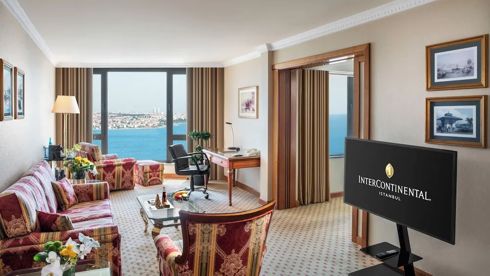 Junior Süit, 1 En Büyük (King) Boy Yatak, Sigara İçilebilir, Sıcak Su Küveti (Sea View)