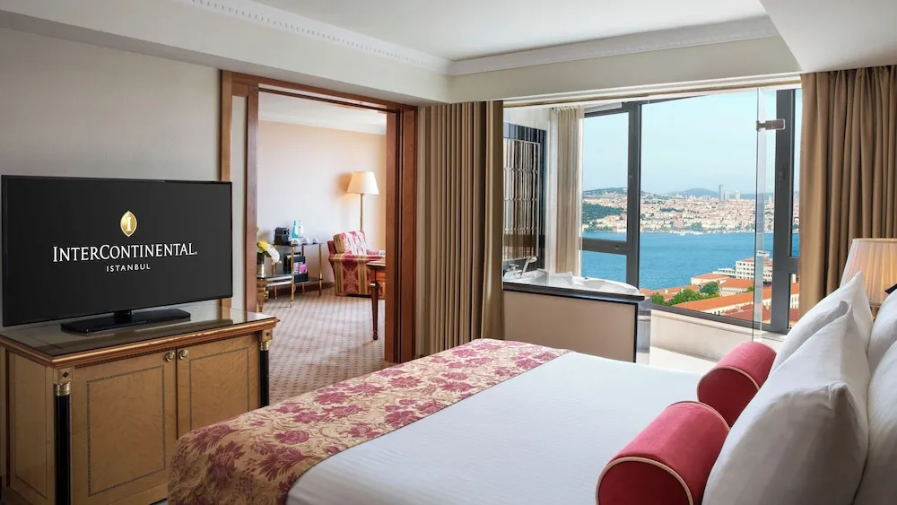 Junior Süit, 1 En Büyük (King) Boy Yatak, Sigara İçilebilir, Sıcak Su Küveti (Sea View)