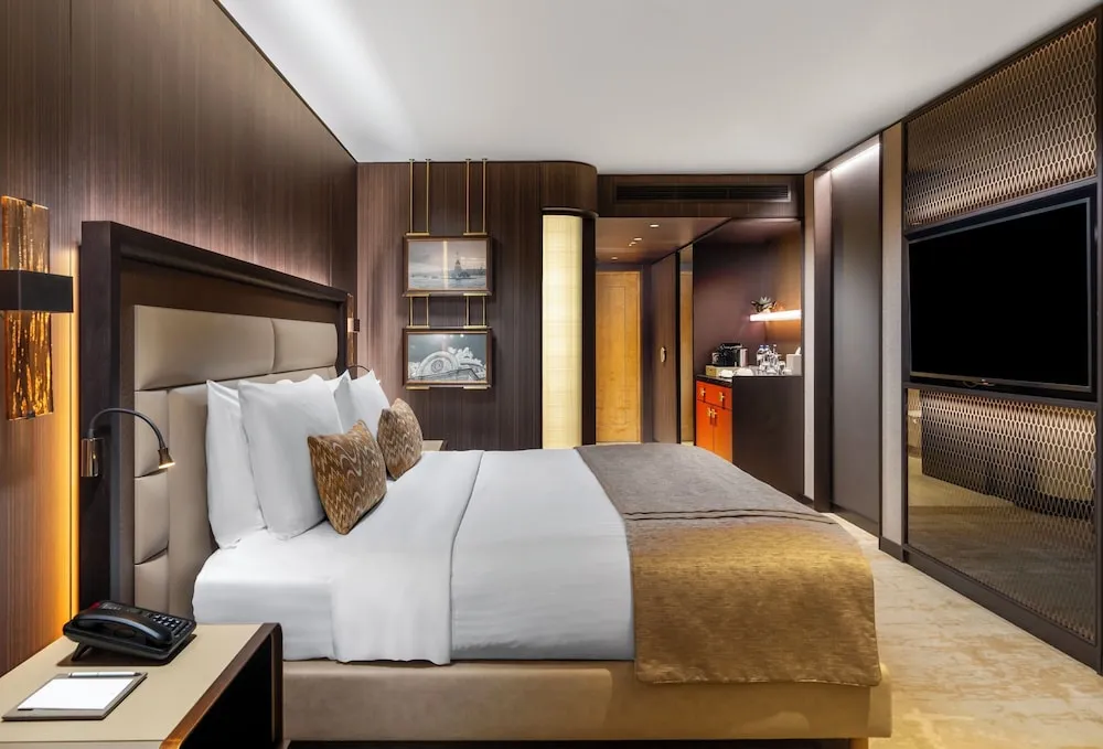 Premium Oda, 1 En Büyük (King) Boy Yatak, Club Dinlenme Salonu Girişi, Deniz Manzaralı
