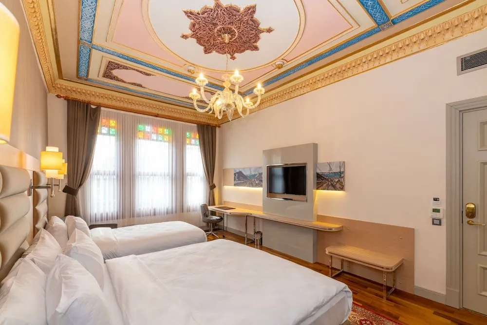 Deluxe Üç Kişilik Oda