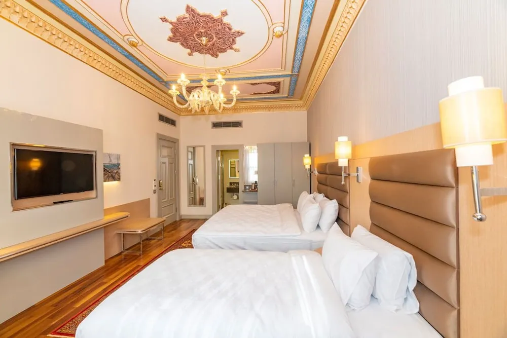 Deluxe Üç Kişilik Oda
