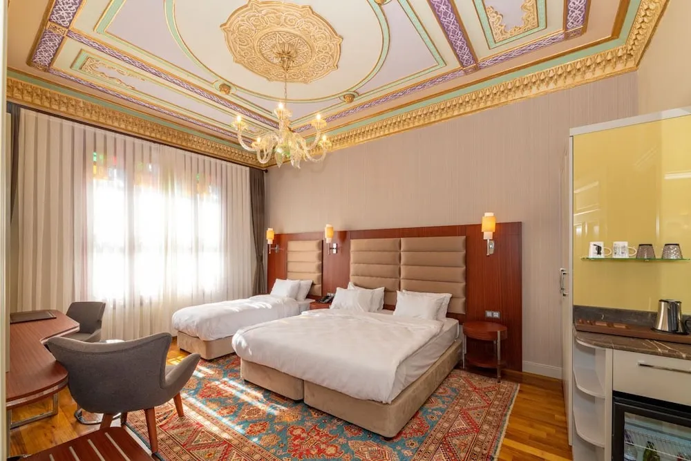 Deluxe Üç Kişilik Oda